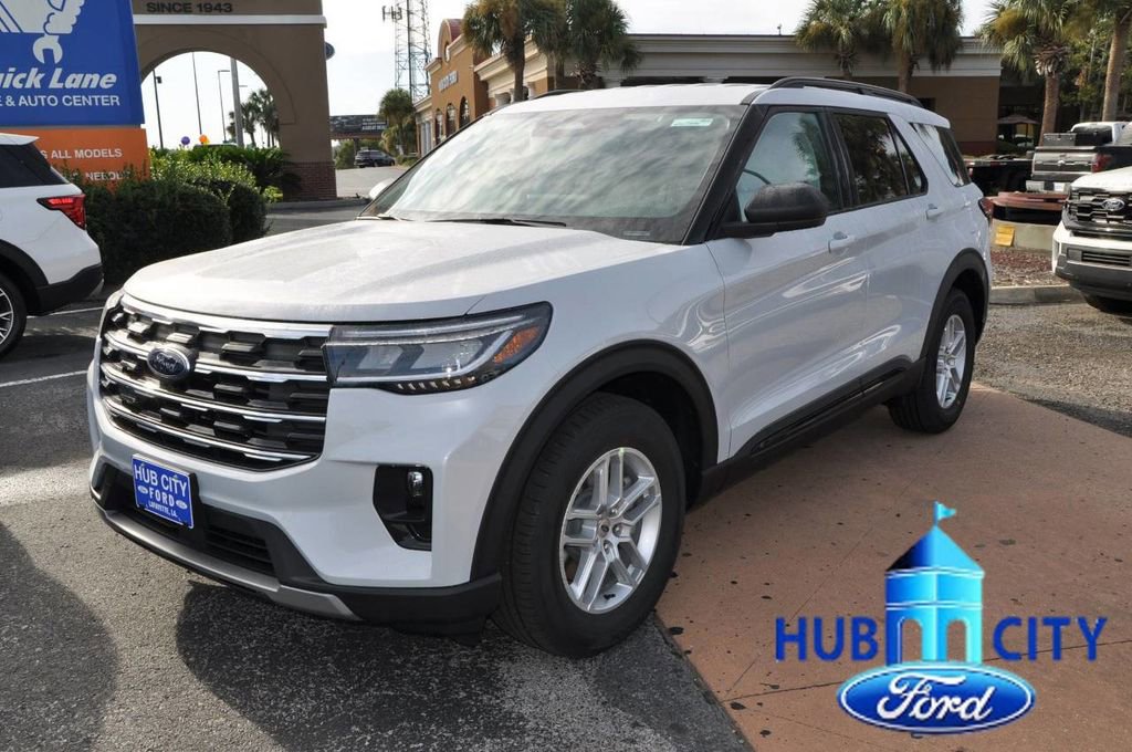 New 2026 Ford Explorer Active w/ Active Comfort Package image 1