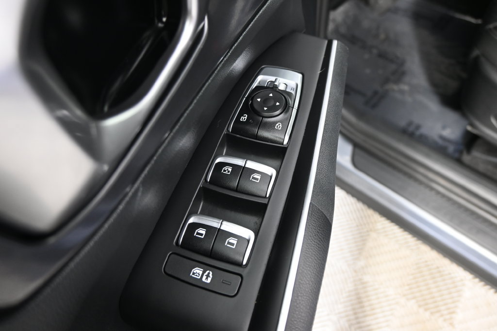 Used 2025 Kia Sorento S FWD image 20