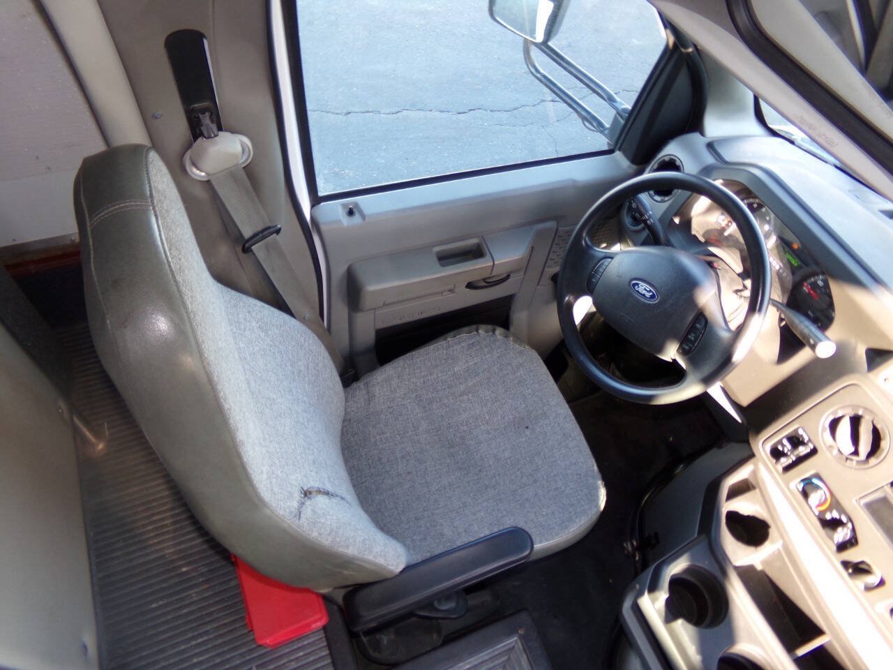 Used 2019 Ford E-450 and Econoline 450 Super Duty w/ Shuttle Bus Prep Package RWD image 24