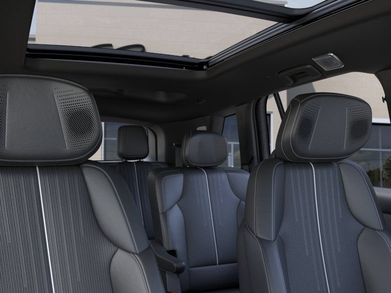 New 2027 Cadillac Vistiq Sport w/ LPO, Floor Liner Package AWD/4WD image 24