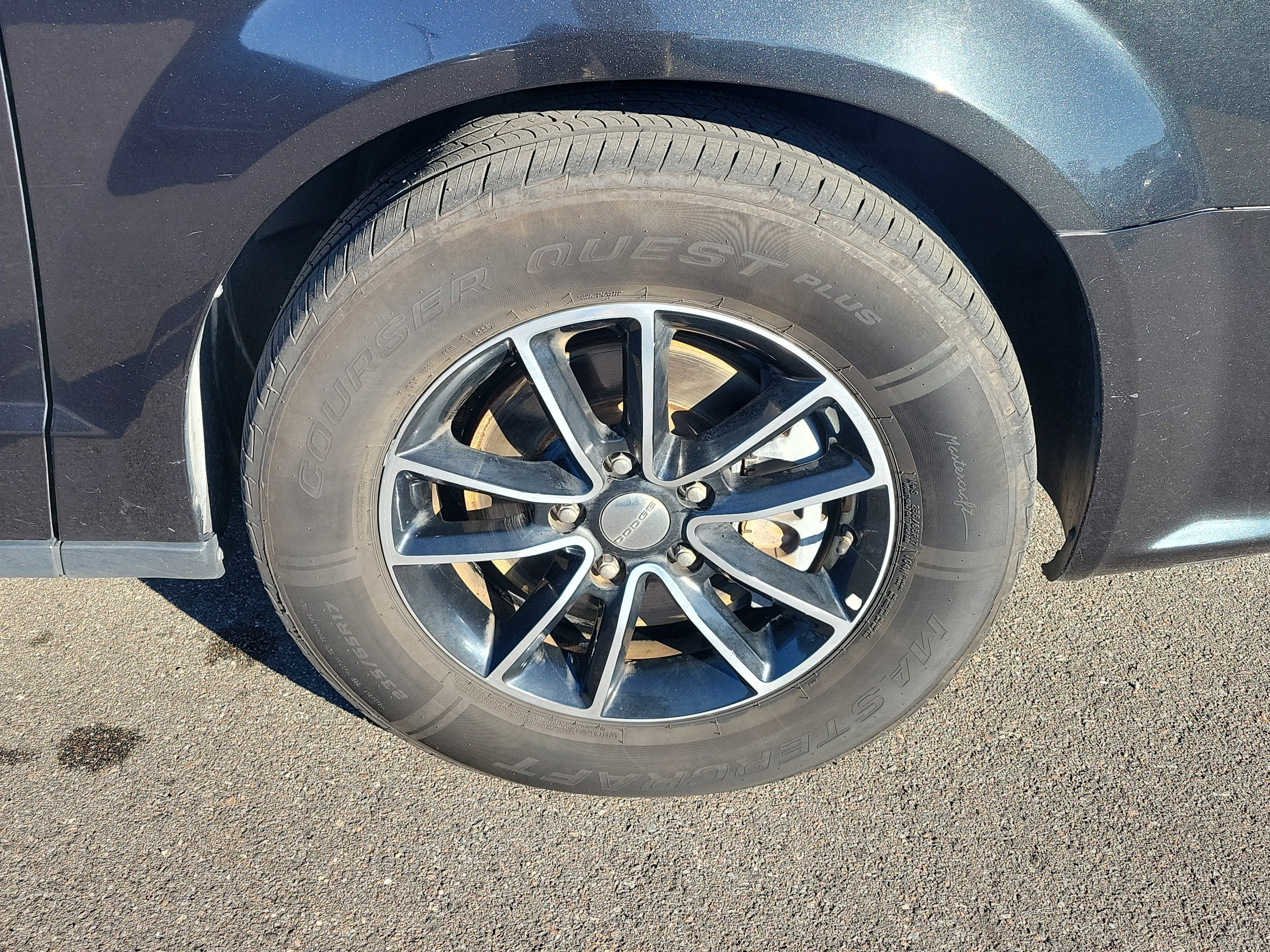 Used 2017 Dodge Grand Caravan GT image 35