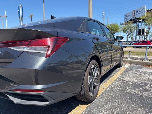 Certified 2023 Hyundai Elantra SEL w/ Convenience Package image 17