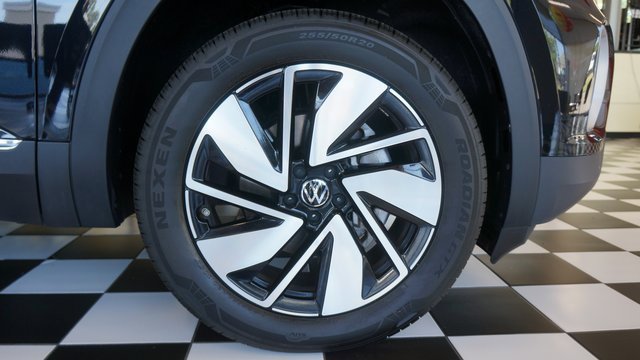 Certified 2025 Volkswagen Atlas SEL image 96