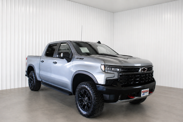 Used 2023 Chevrolet Silverado 1500 ZR2 w/ Technology Package AWD/4WD image 3