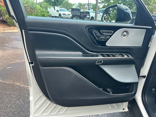 New 2025 Lincoln Aviator Reserve w/ Luxury Package RWD image 10