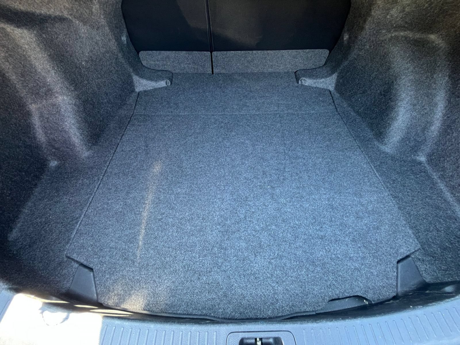 Used 2025 Toyota Corolla LE FWD image 31