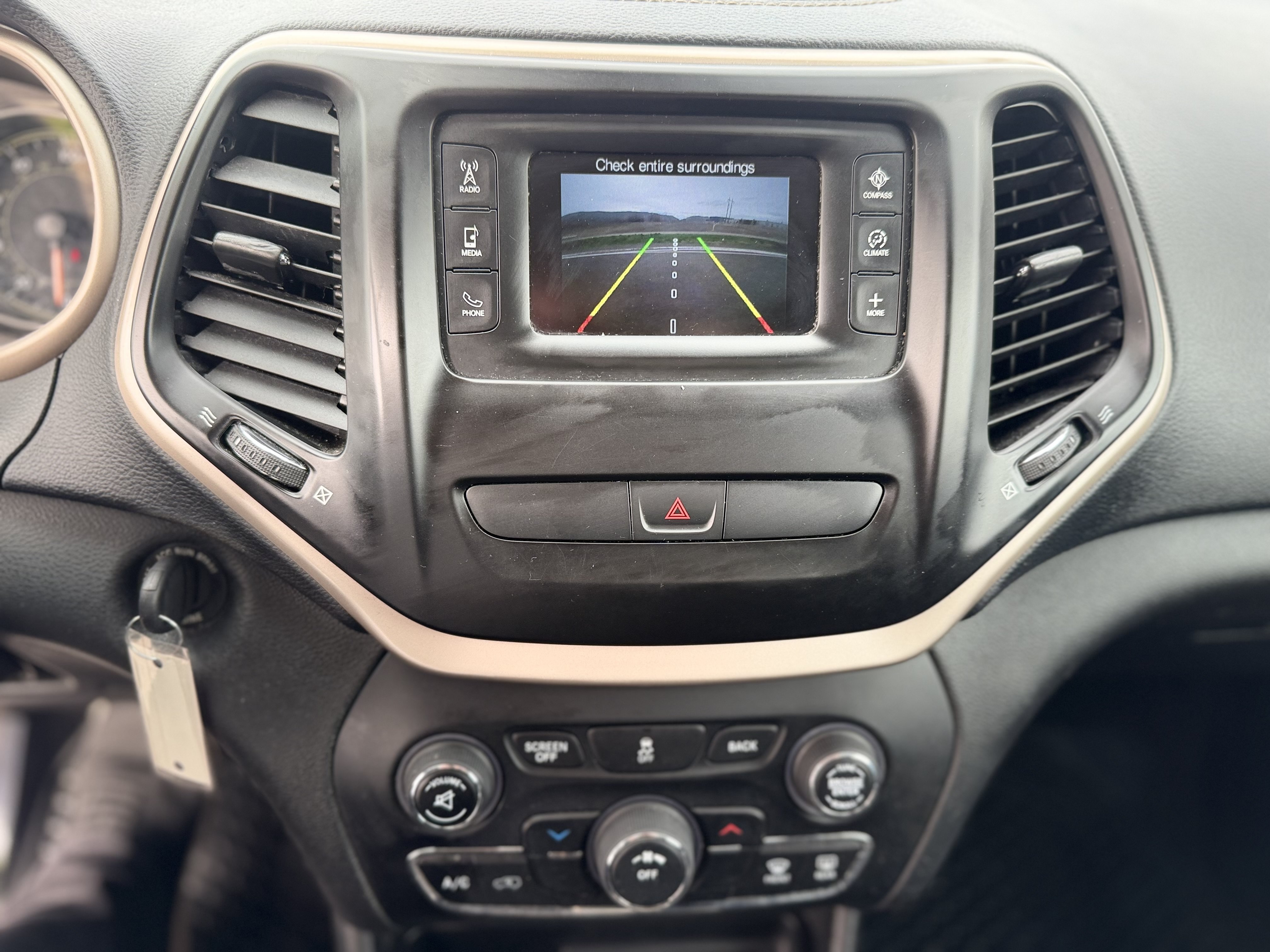 Used 2016 Jeep Cherokee Sport w/ Cold Weather Group AWD/4WD image 17