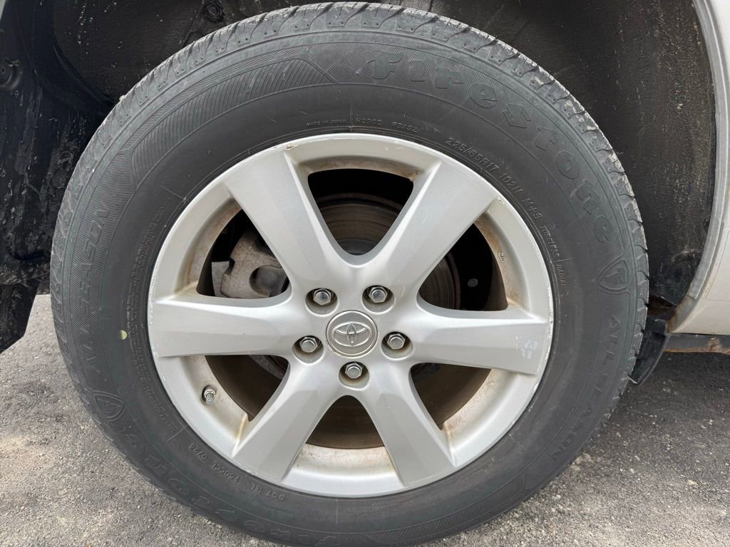 Used 2007 Toyota RAV4 Limited AWD/4WD image 34