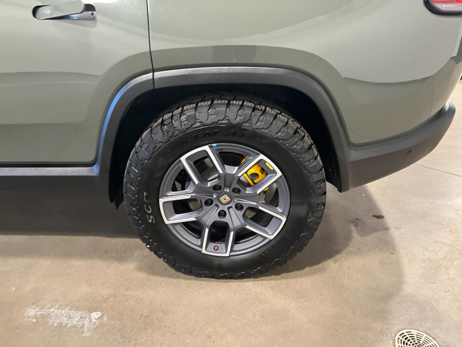 Used 2023 Rivian R1S Launch Edition image 44