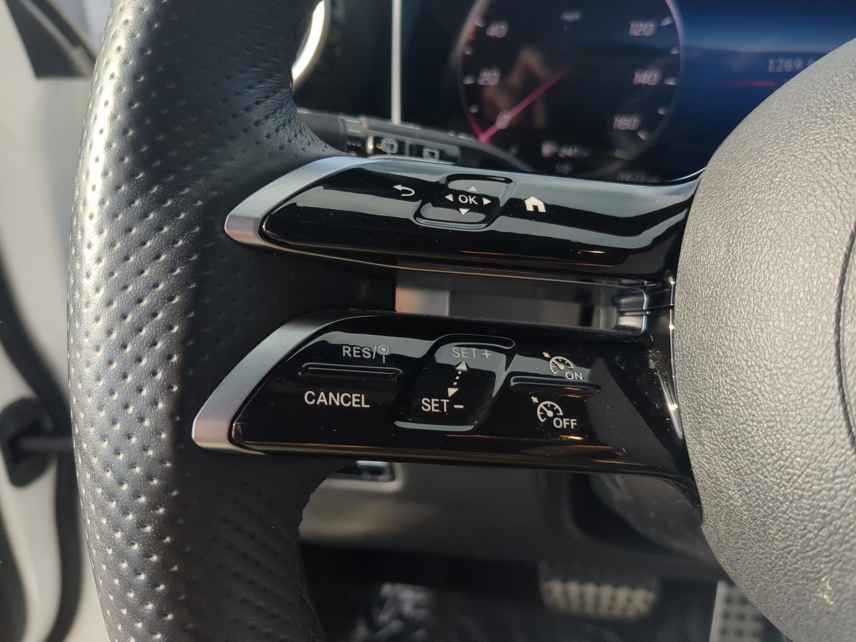 Certified 2025 Mercedes-Benz GLC 300 4MATIC image 31