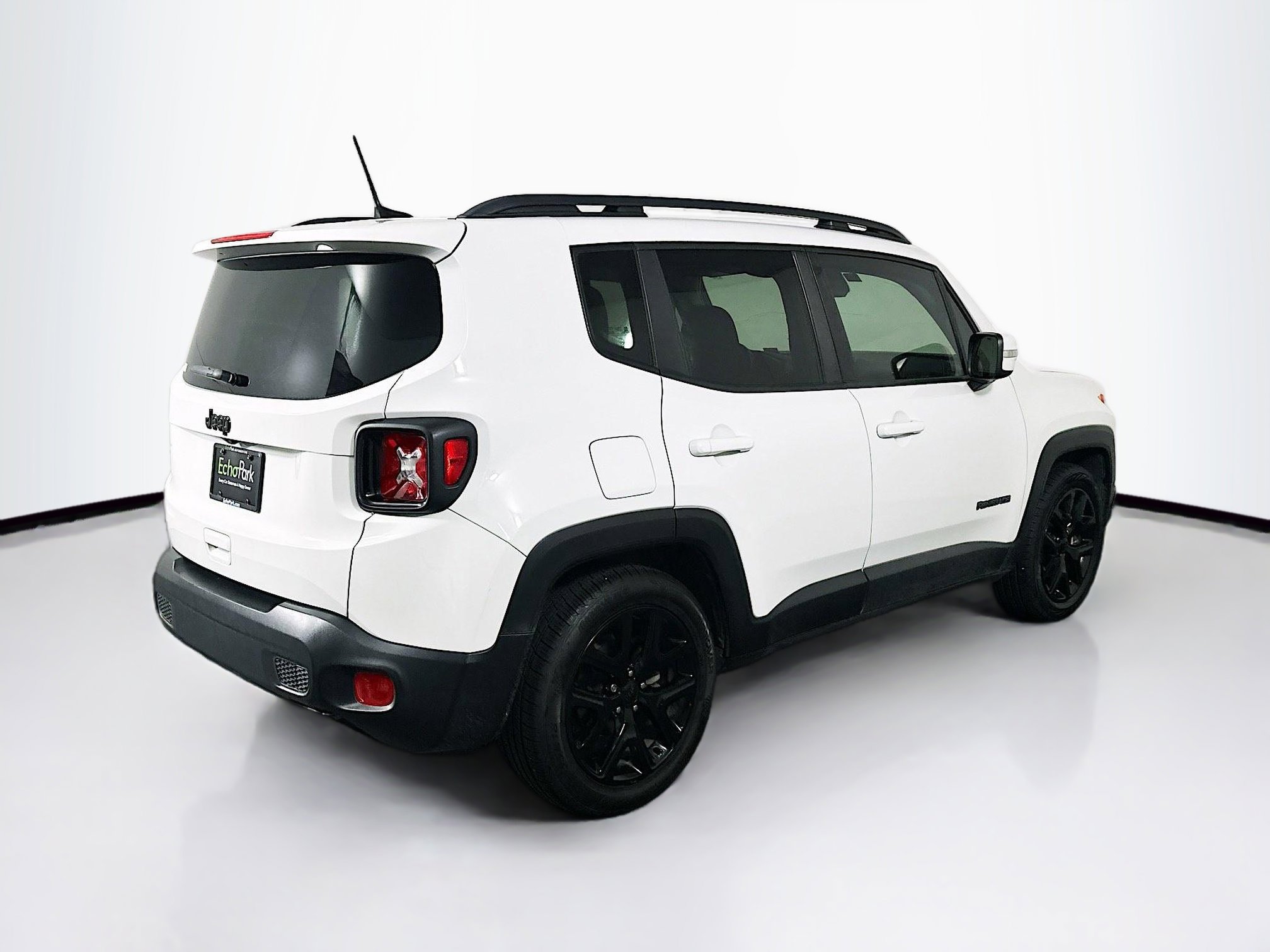 Used 2018 Jeep Renegade Altitude FWD image 9