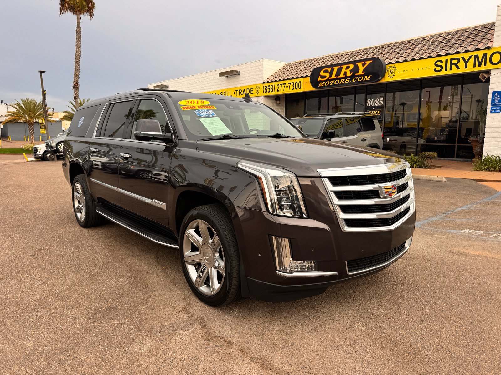 Used 2018 Cadillac Escalade ESV Luxury AWD/4WD image 1