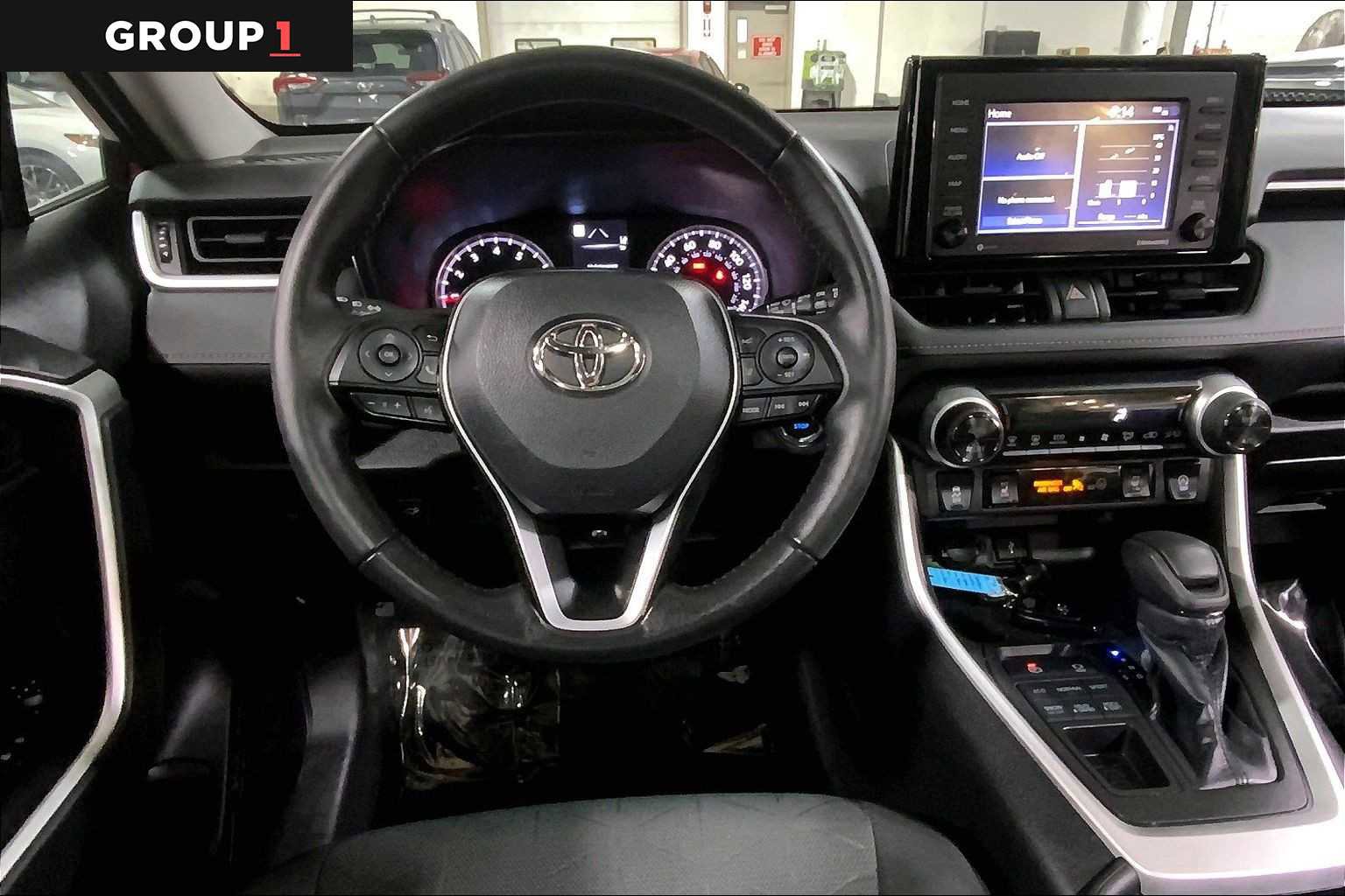 Used 2022 Toyota RAV4 XLE w/ Convenience Package image 6