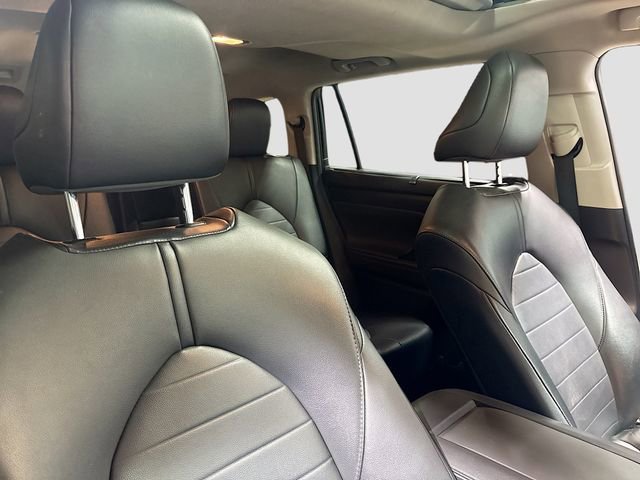 Used 2020 Toyota Highlander XLE AWD/4WD image 27