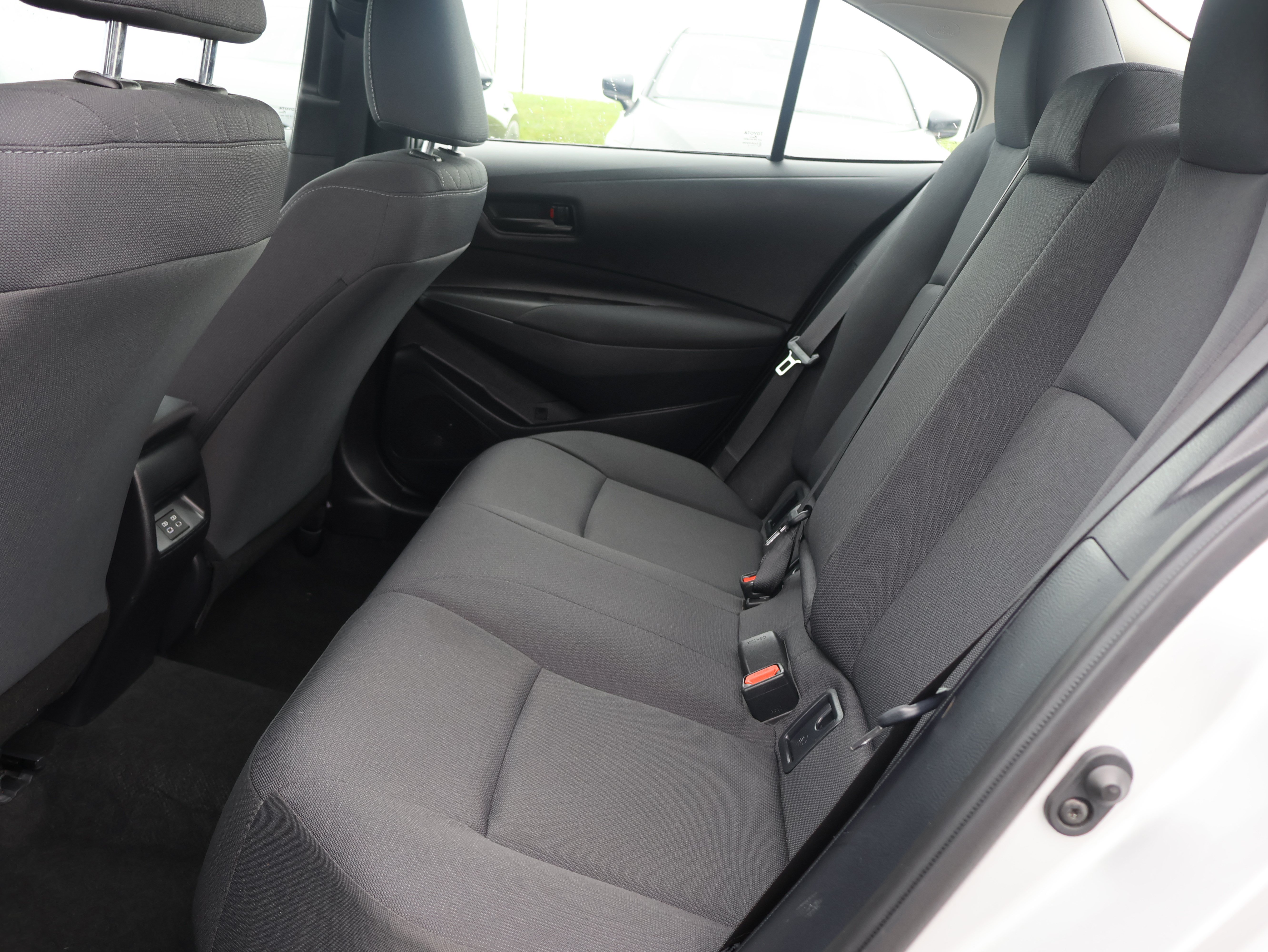 Used 2025 Toyota Corolla LE FWD image 14