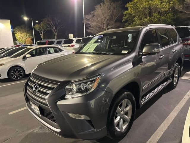 Used 2017 Lexus GX 460 w/ Navigation Package image 3