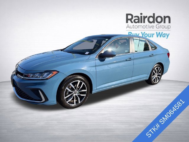Used 2025 Volkswagen Jetta SE FWD image 3