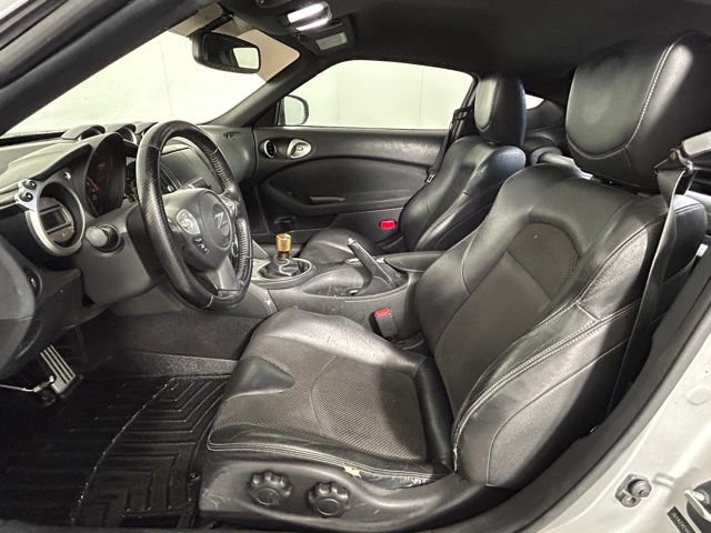 Used 2011 Nissan 370Z Touring w/ Sport Pkg image 15