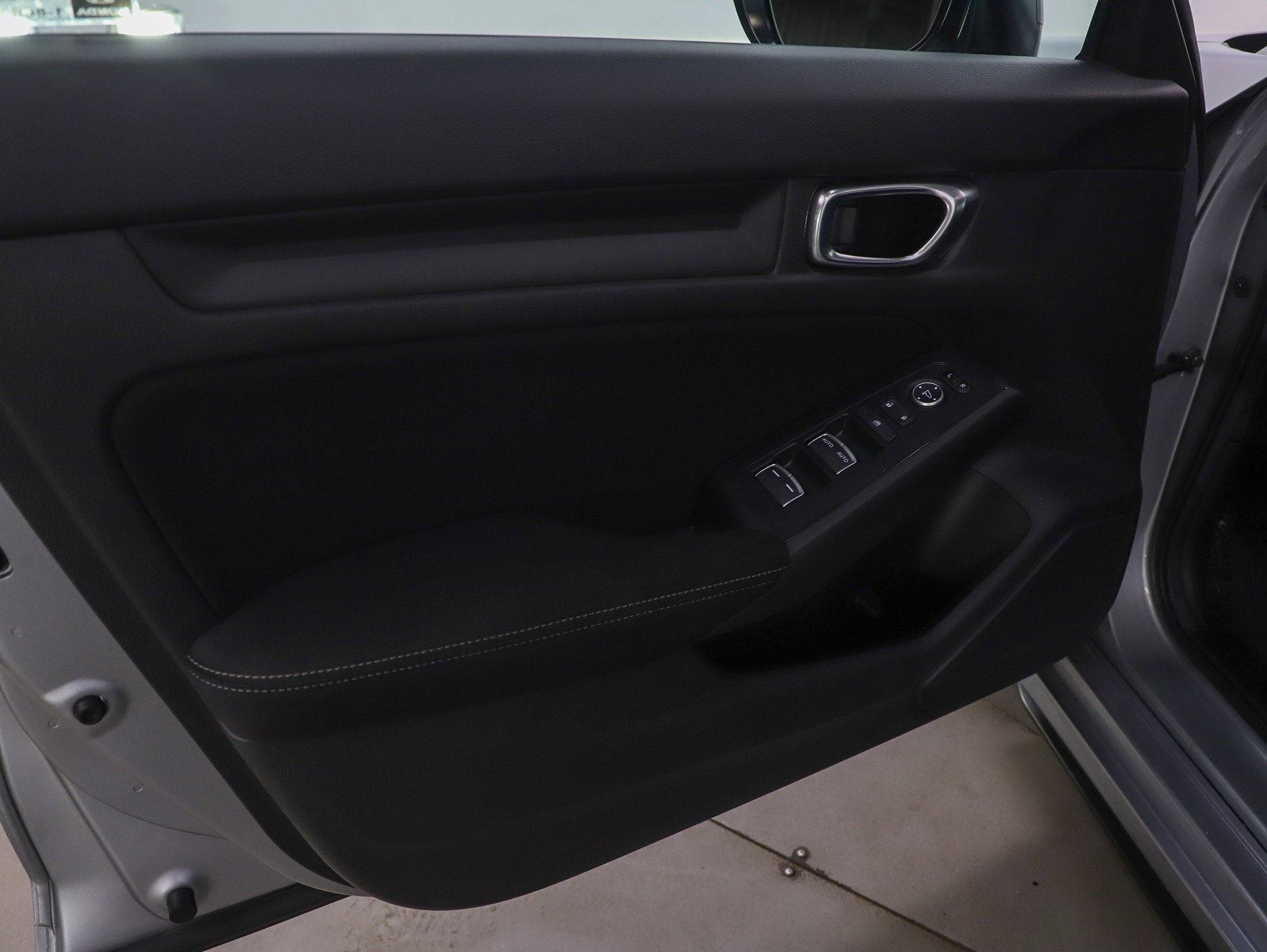 Used 2025 Honda Civic Sport image 23