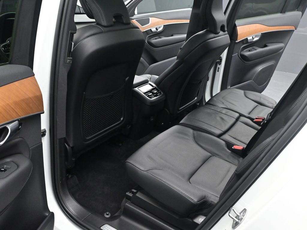 Used 2022 Volvo XC90 T6 Momentum w/ Climate Package image 13