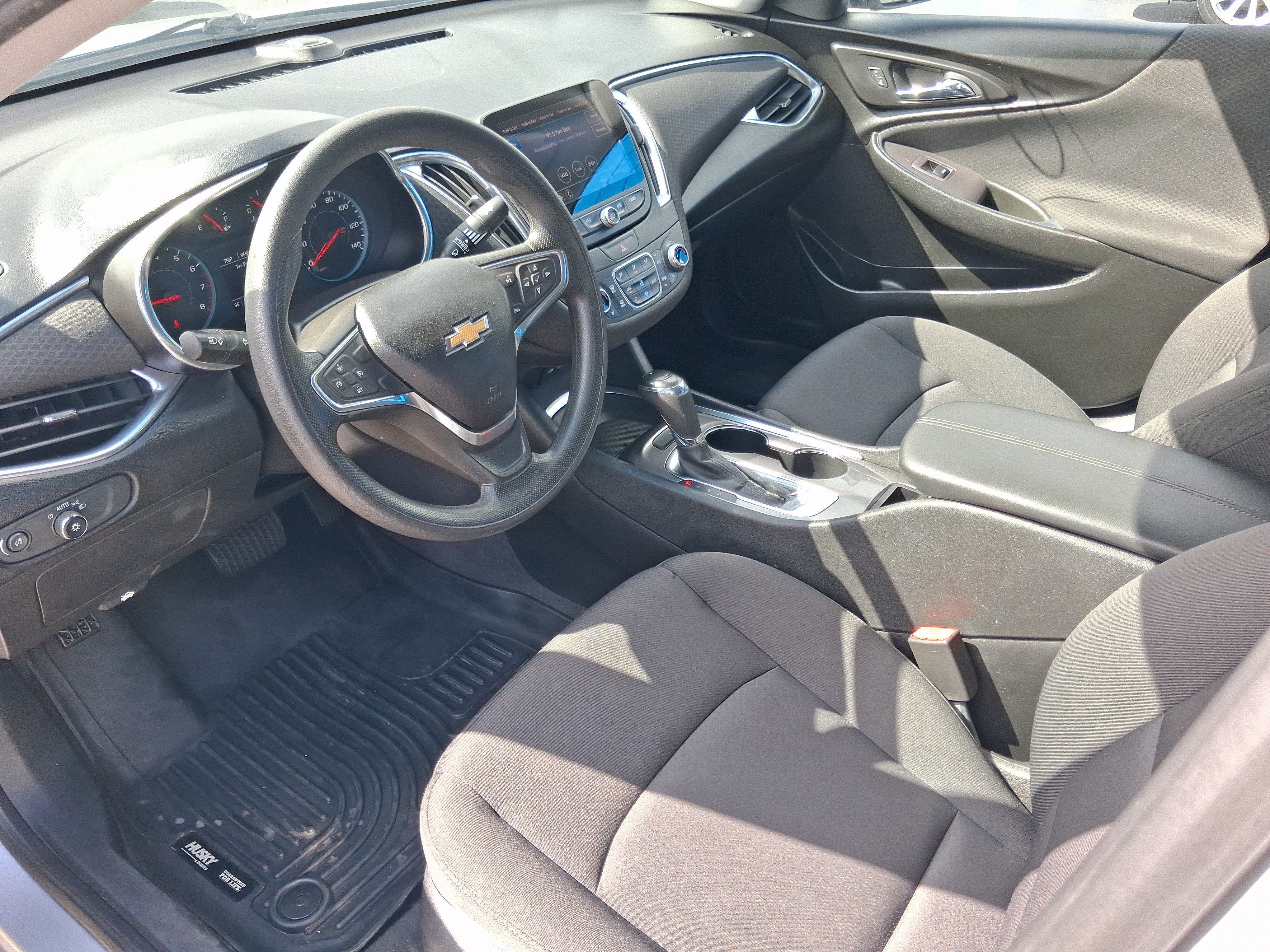 Used 2019 Chevrolet Malibu LT FWD image 9