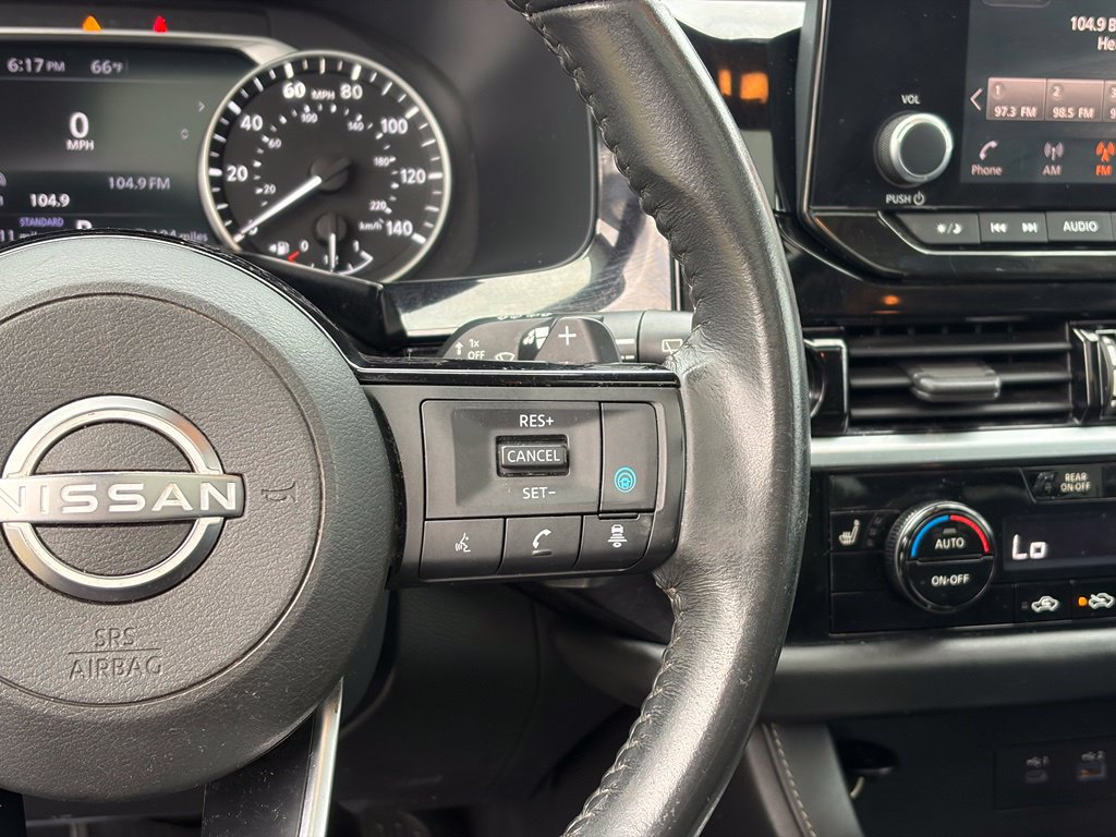 Used 2022 Nissan Pathfinder SV w/ SV Premium Package FWD image 18