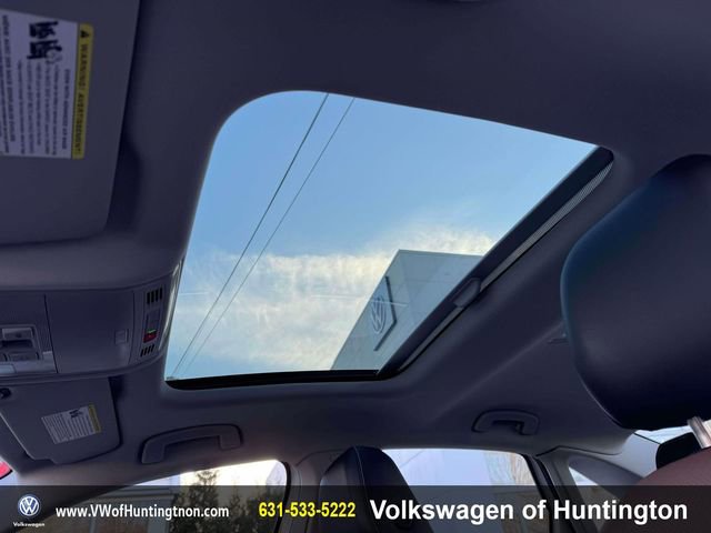 Certified 2025 Volkswagen Jetta SEL image 19