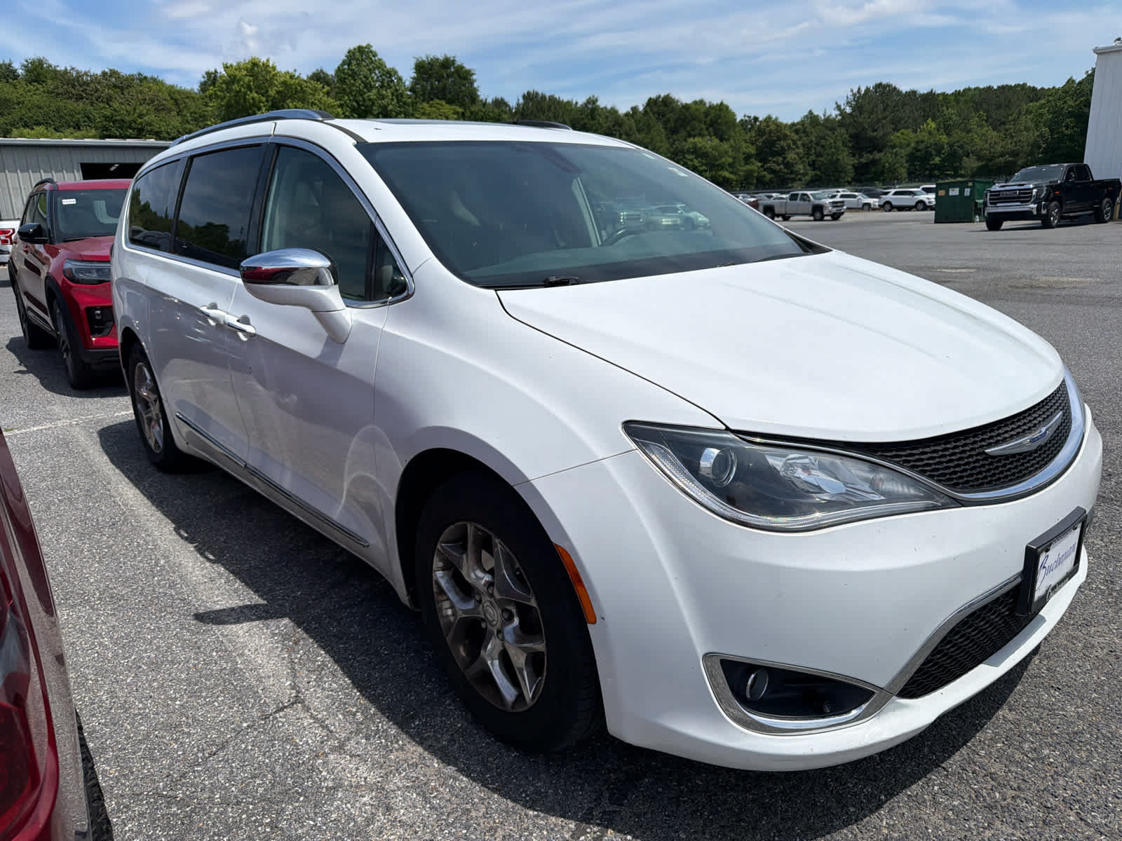 Used 2019 Chrysler Pacifica Limited FWD image 3