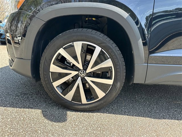 Used 2023 Volkswagen Taos SE w/ Panoramic Sunroof Package image 27
