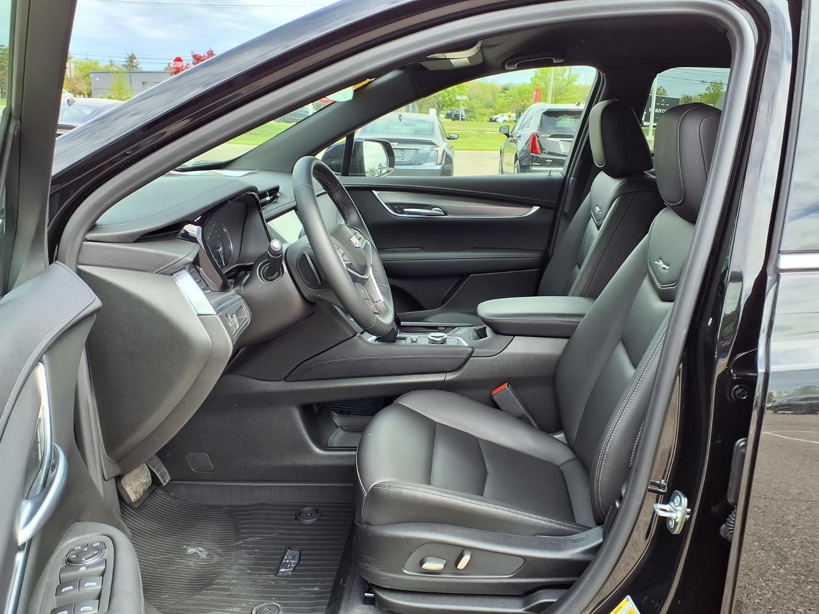 New 2026 Cadillac XT5 Luxury w/ LPO, Floor Liner Package AWD/4WD image 14