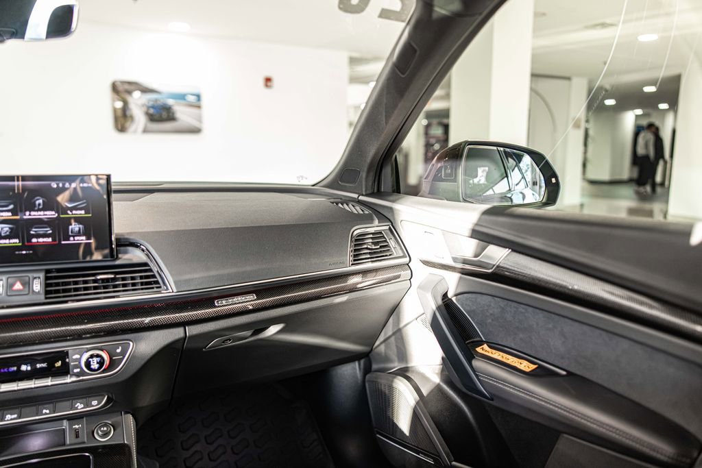 Used 2025 Audi SQ5 Premium Plus w/ Premium Plus Package image 41