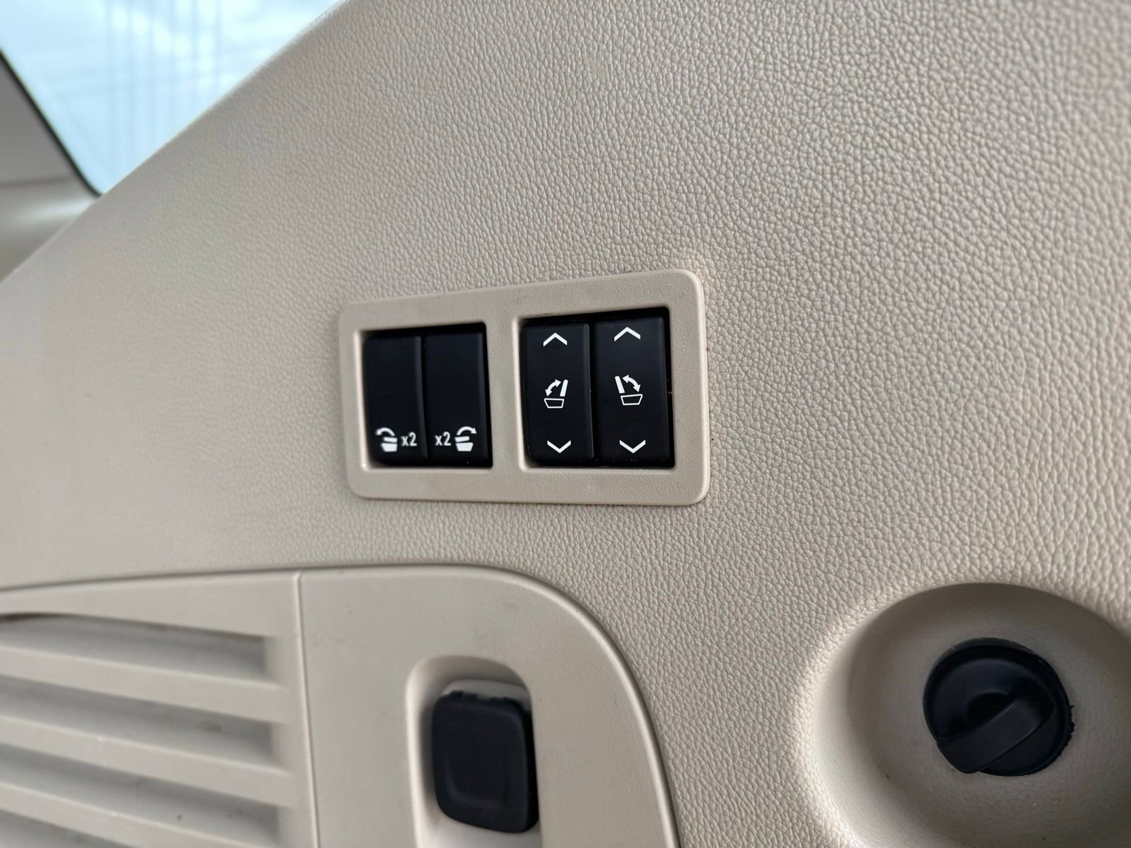 Used 2018 GMC Yukon Denali w/ Open Road Package image 31