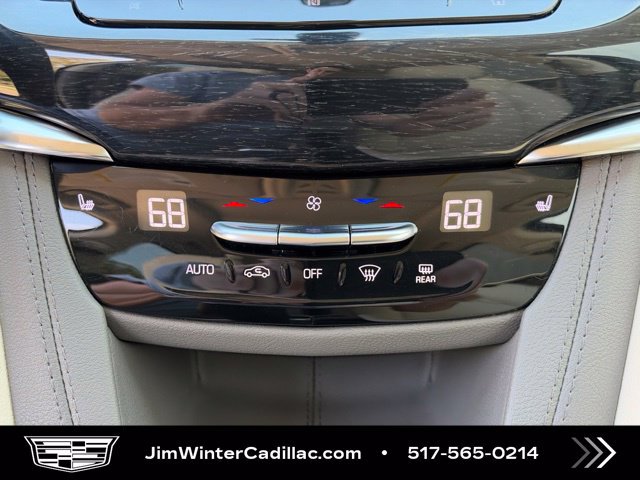 Used 2021 Cadillac XT6 Premium Luxury AWD/4WD image 36