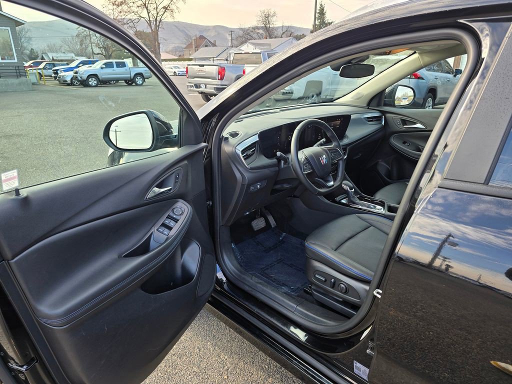 Used 2025 Buick Encore GX Sport Touring w/ Advanced Technology Package AWD/4WD image 19