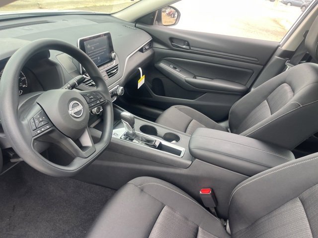 Used 2025 Nissan Altima 2.5 S image 17