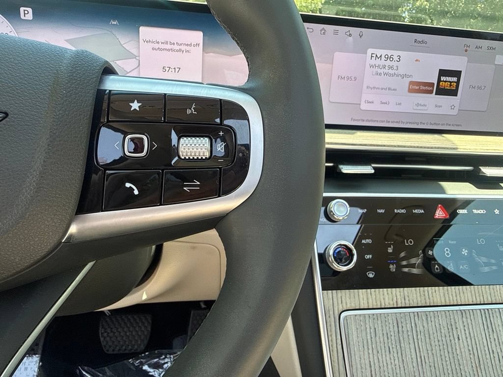 Certified 2025 Genesis GV80 2.5T Advanced AWD/4WD image 17