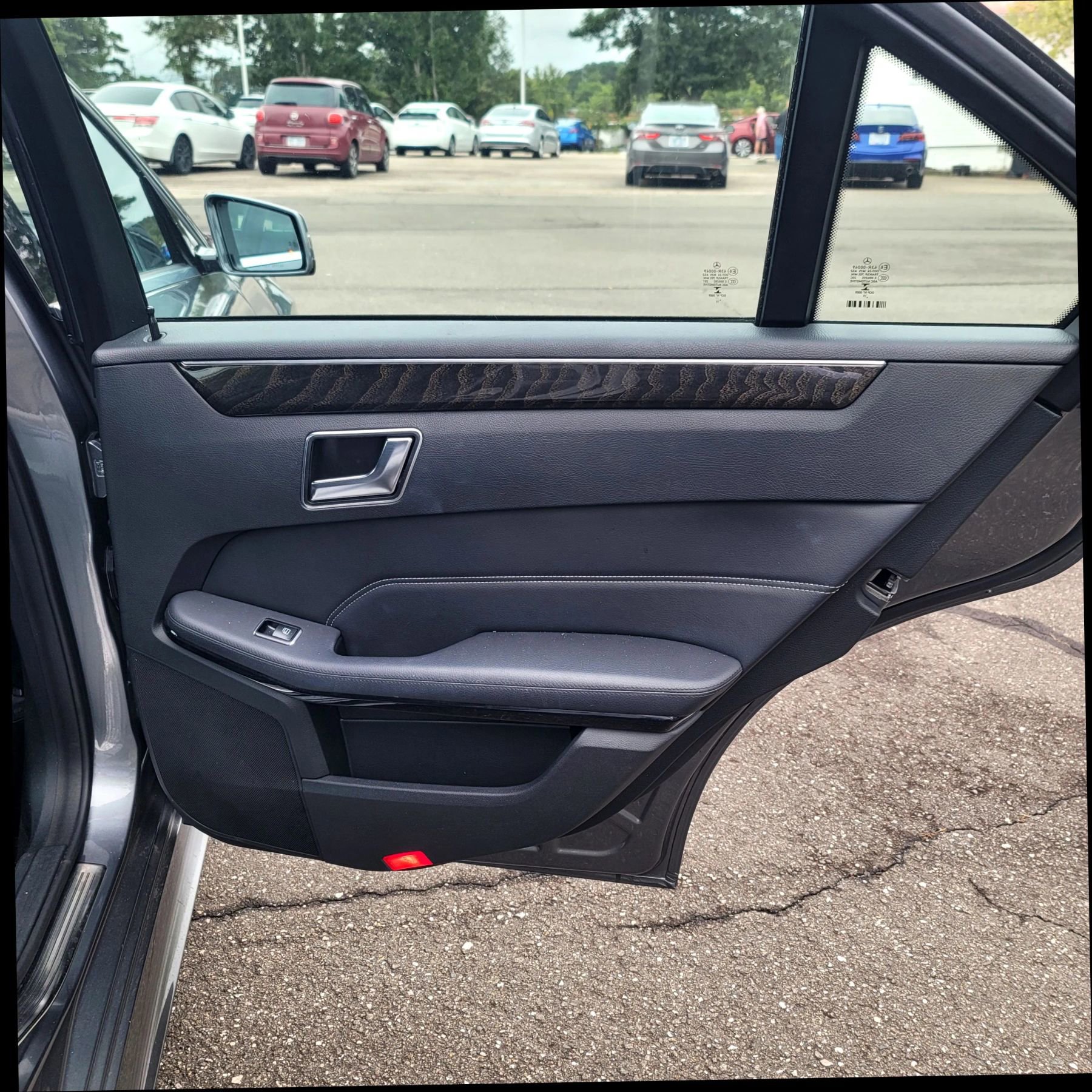 Used 2016 Mercedes-Benz E 350 4MATIC Sedan image 32