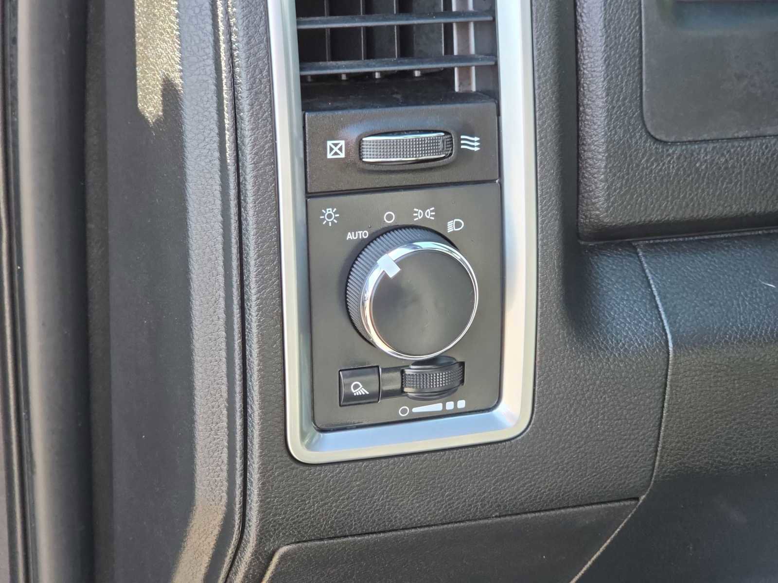 Used 2024 RAM 1500 Classic Warlock RWD image 29