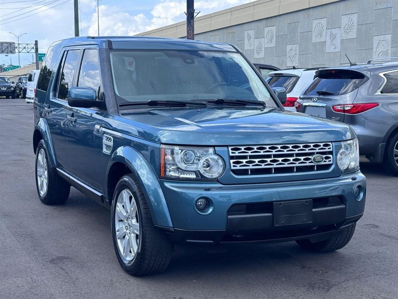 Used 2012 Land Rover LR4 AWD/4WD image 4