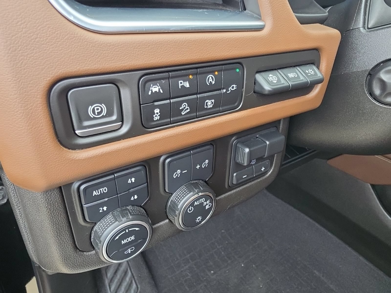 Used 2022 Chevrolet Suburban High Country w/ Max Trailering Package AWD/4WD image 16