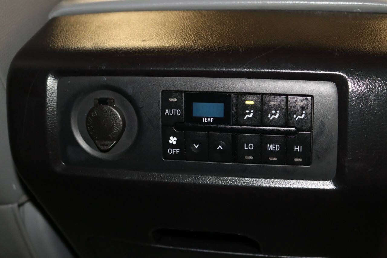 Used 2017 Toyota Sequoia Limited w/ Safety & Convenience Package AWD/4WD image 71