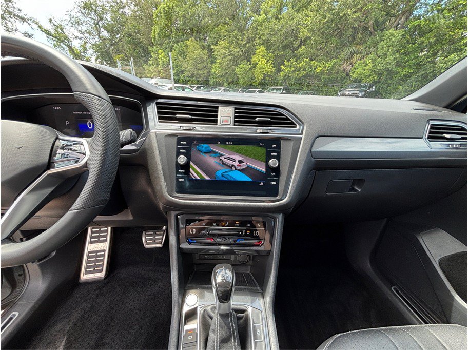 Used 2023 Volkswagen Tiguan SE R-Line FWD image 11