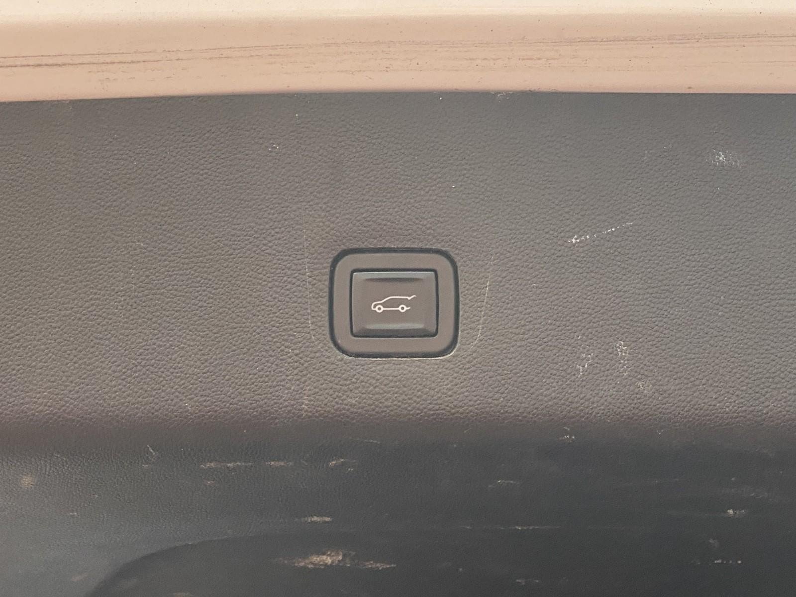 Used 2018 Chevrolet Traverse LT AWD/4WD image 17