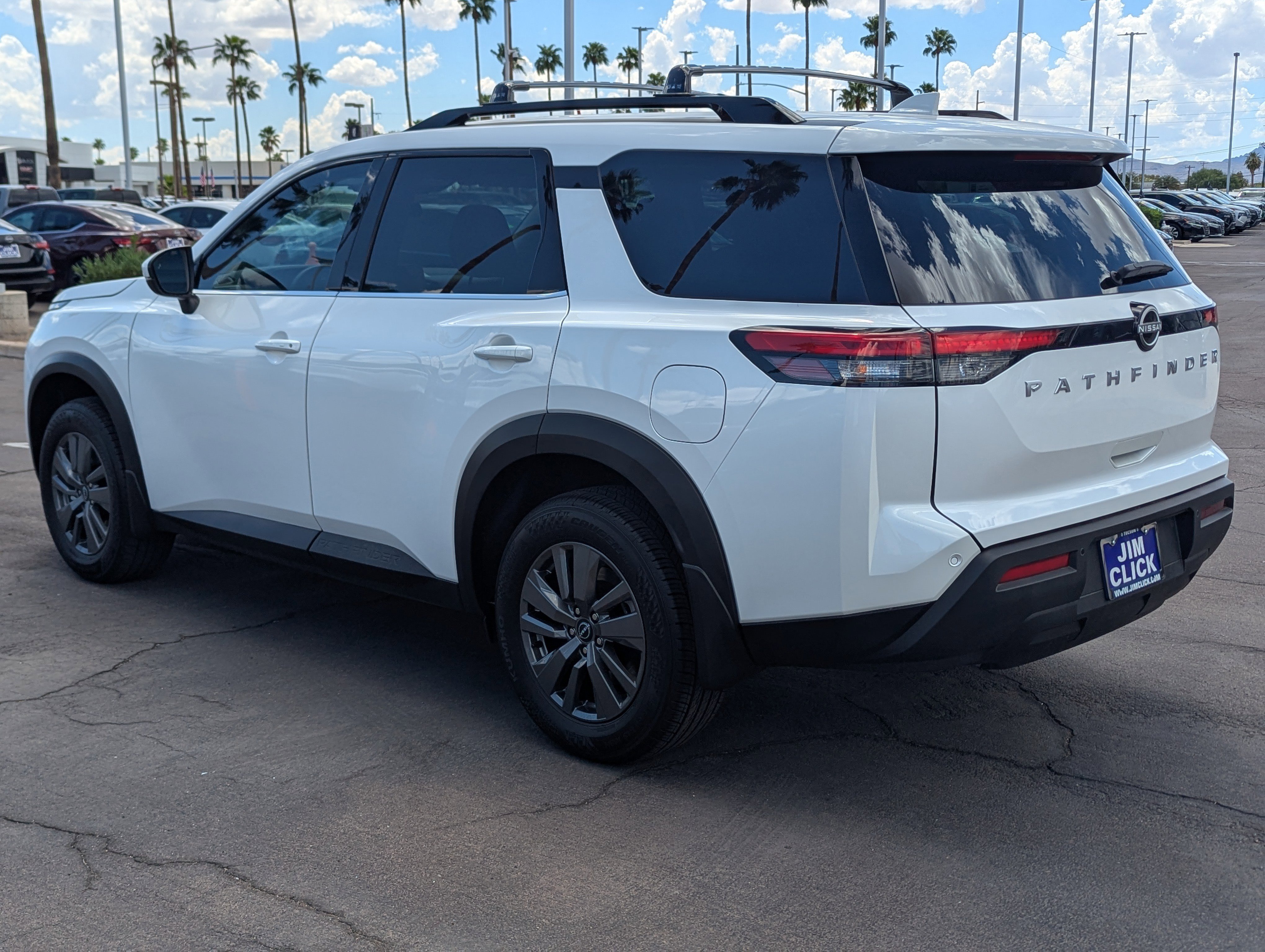 New 2025 Nissan Pathfinder SV image 4