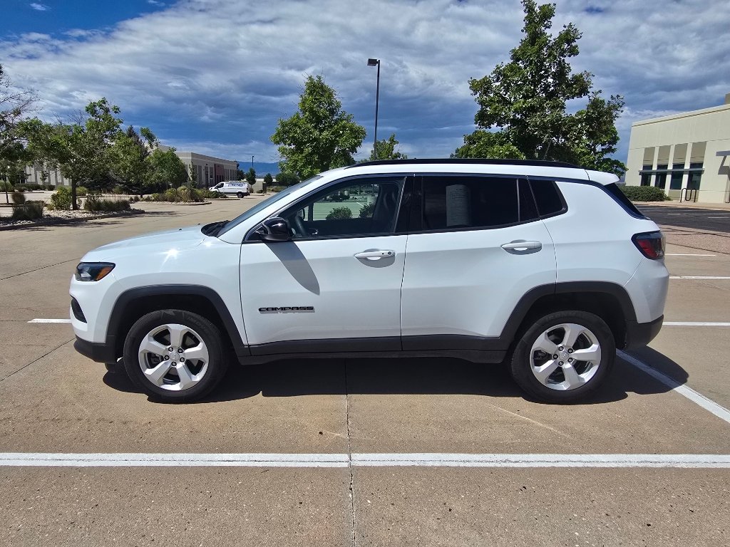 Used 2022 Jeep Compass Latitude AWD/4WD image 2