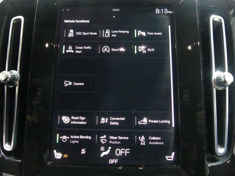 Used 2022 Volvo XC40 T5 Momentum image 44