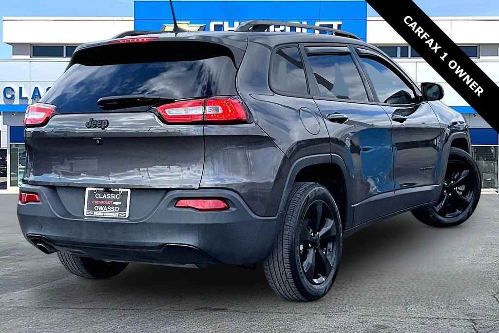Used 2018 Jeep Cherokee Latitude w/ Altitude Package image 5
