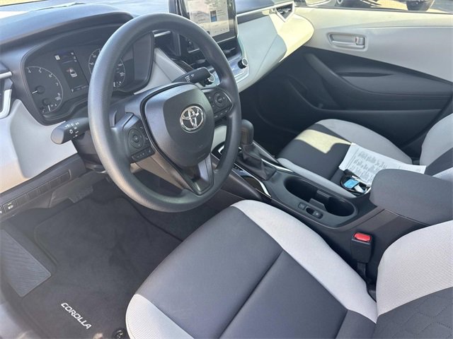 Used 2025 Toyota Corolla LE image 29