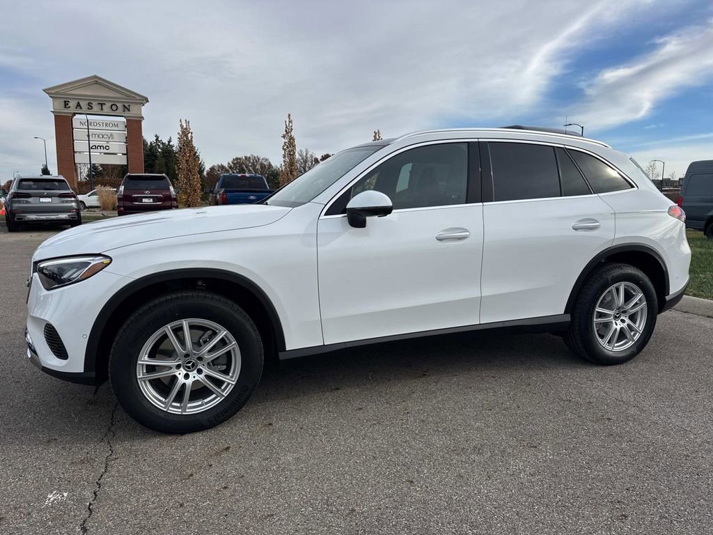 New 2026 Mercedes-Benz GLC 300 4MATIC image 2