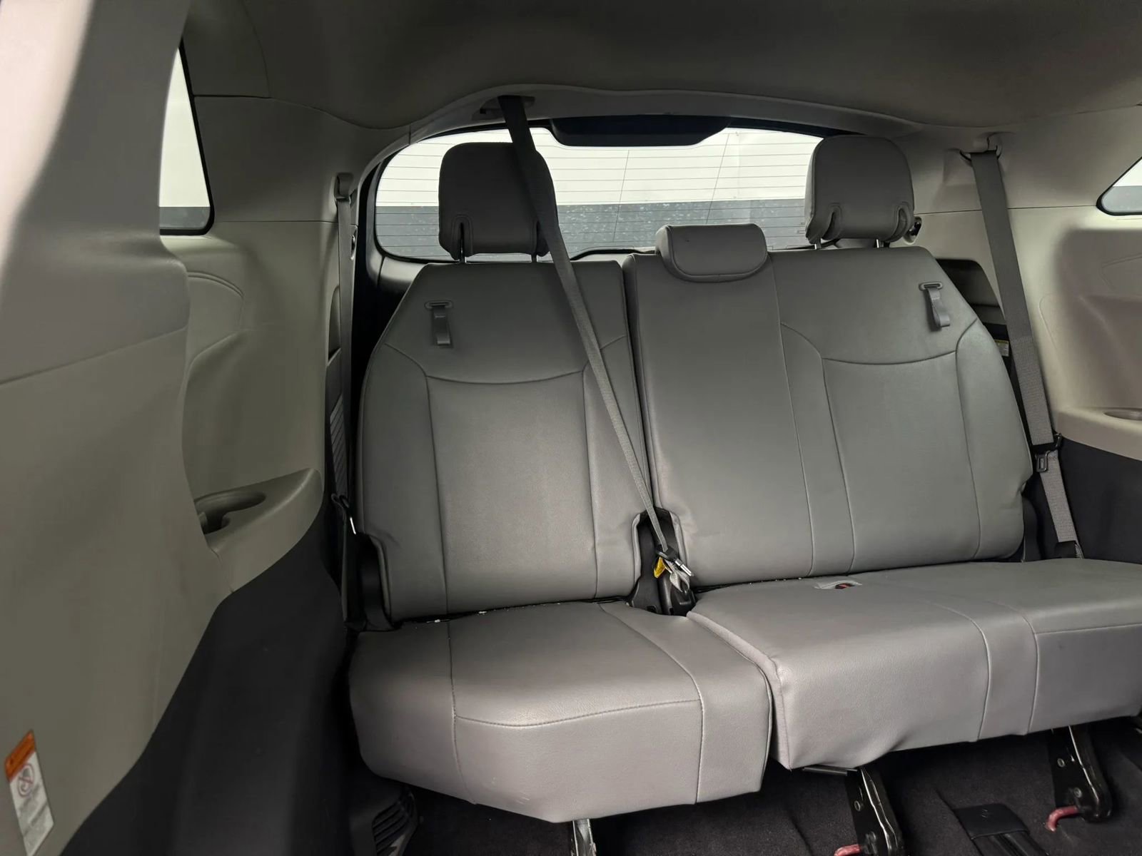 Used 2023 Toyota Sienna XLE AWD/4WD image 42
